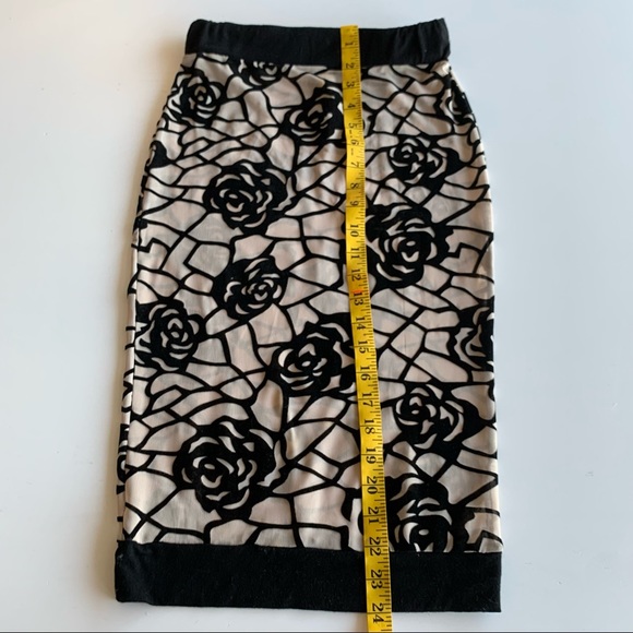 CODIGO MESH FLORAL PENCIL SKIRT - Picture 5 of 7